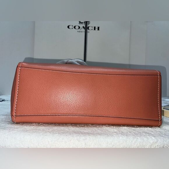 🆕🔥NWT! Coach DERBY Tote Handbag Pebble Leather Coral Msrp:$350.00 - Picture 4 of 12